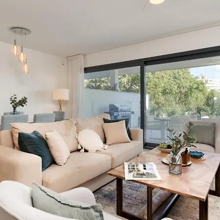 Apartment Spacious With Terrace And Garden Close To The Sea *