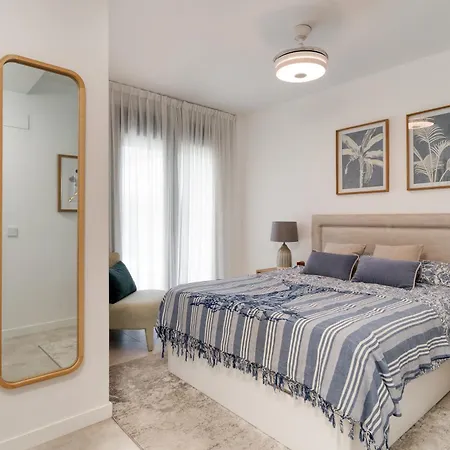 Spacious With Terrace And Garden Close To The Sea Apartment *